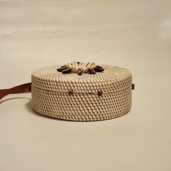 BOHO Structured Circle Straw Crossbody Bag with Seashell Patern Roundie HYACINTH - Picture 12 of 12